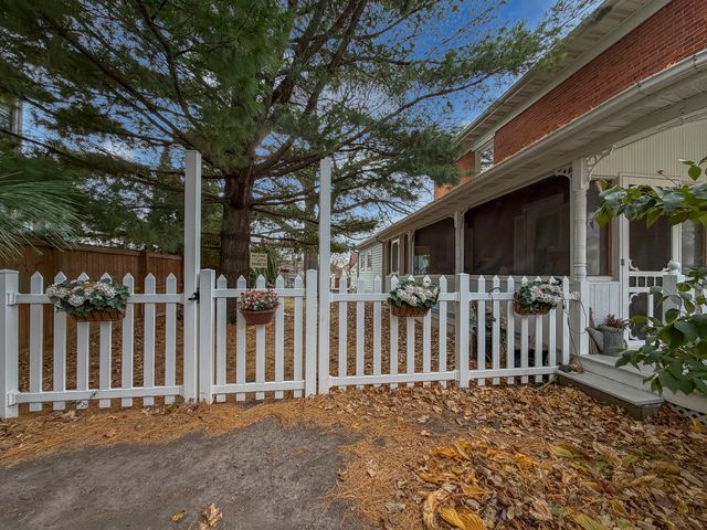 110 W Mason Street, Lena, IL 61048