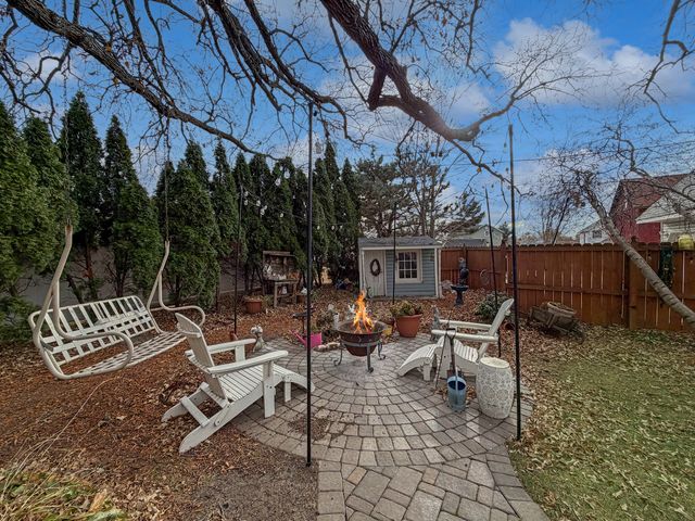 110 W Mason Street, Lena, IL 61048