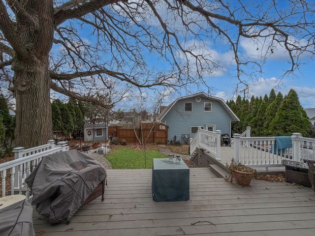 110 W Mason Street, Lena, IL 61048