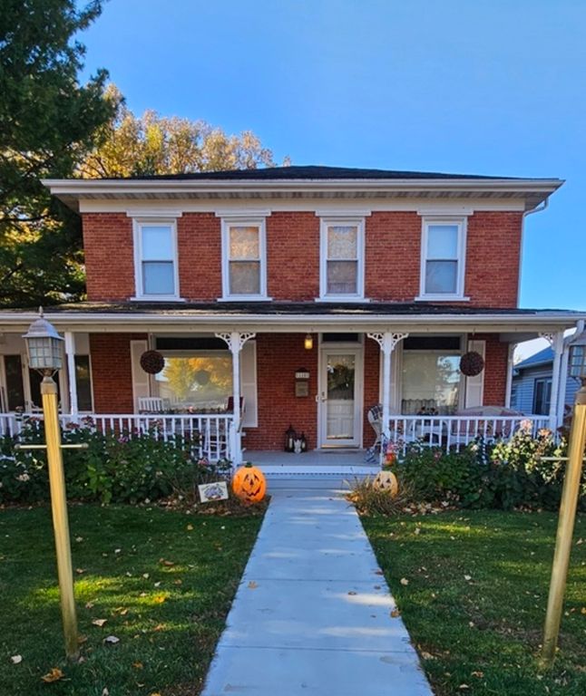 110 W Mason Street, Lena, IL 61048