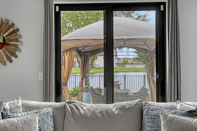 5024 Laurel Oak Drive, Riviera Beach, FL 33410