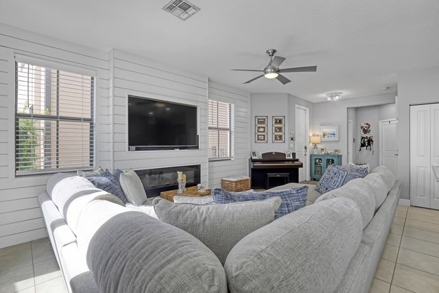 5024 Laurel Oak Drive, Riviera Beach, FL 33410