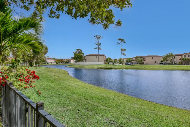 5024 Laurel Oak Drive, Riviera Beach, FL 33410