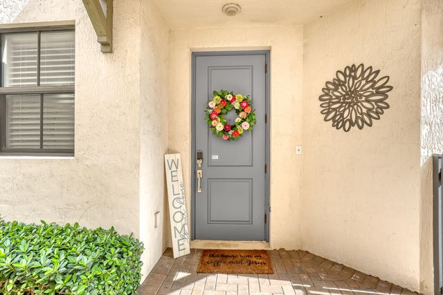 5024 Laurel Oak Drive, Riviera Beach, FL 33410