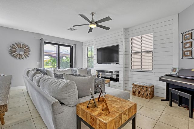 5024 Laurel Oak Drive, Riviera Beach, FL 33410