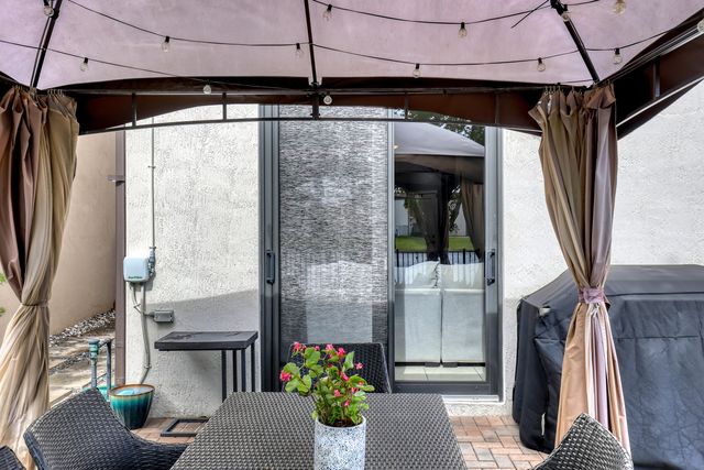 5024 Laurel Oak Drive, Riviera Beach, FL 33410