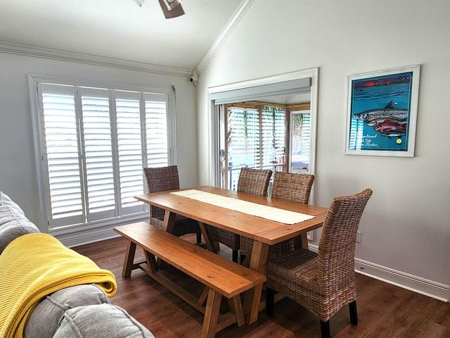 1015 Bourg St, Golden Meadow, LA 70357