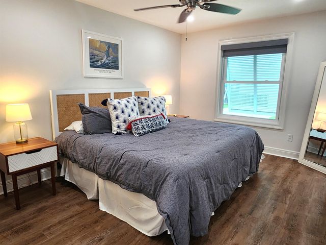 1015 Bourg St, Golden Meadow, LA 70357