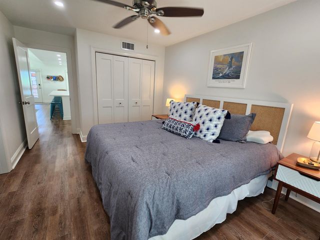 1015 Bourg St, Golden Meadow, LA 70357