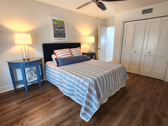 1015 Bourg St, Golden Meadow, LA 70357
