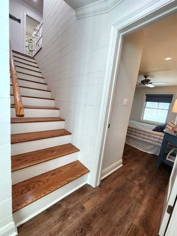 1015 Bourg St, Golden Meadow, LA 70357