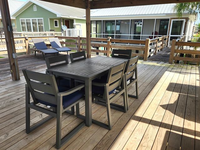 1015 Bourg St, Golden Meadow, LA 70357