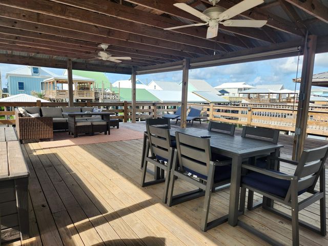 1015 Bourg St, Golden Meadow, LA 70357