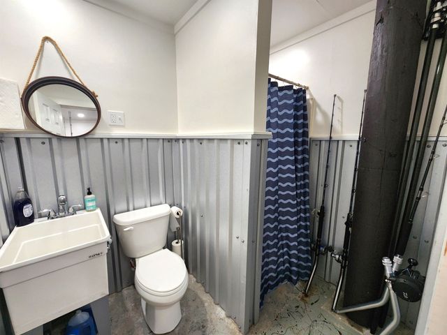 1015 Bourg St, Golden Meadow, LA 70357
