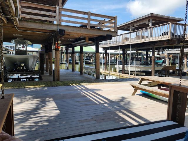 1015 Bourg St, Golden Meadow, LA 70357