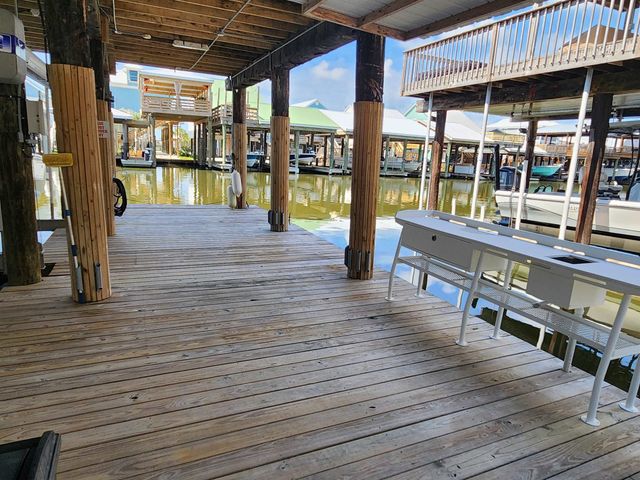 1015 Bourg St, Golden Meadow, LA 70357