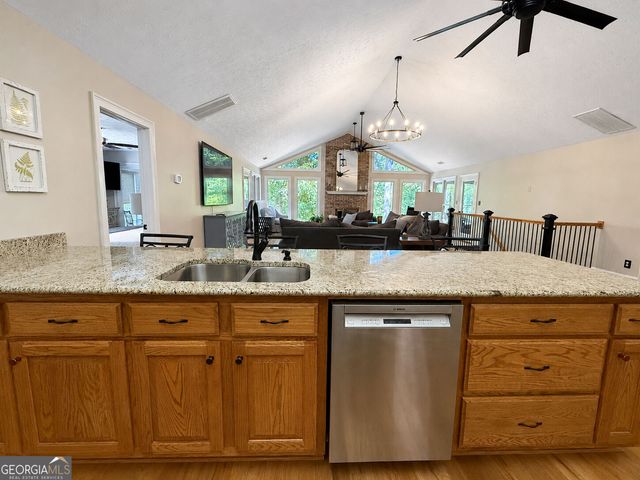 201 Hickory Hill Lane, Martin, GA 30557