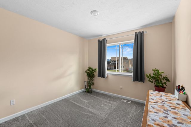 3908 S Virginia Ln, Spokane Valley, WA 99206