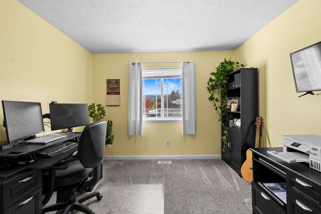 3908 S Virginia Ln, Spokane Valley, WA 99206