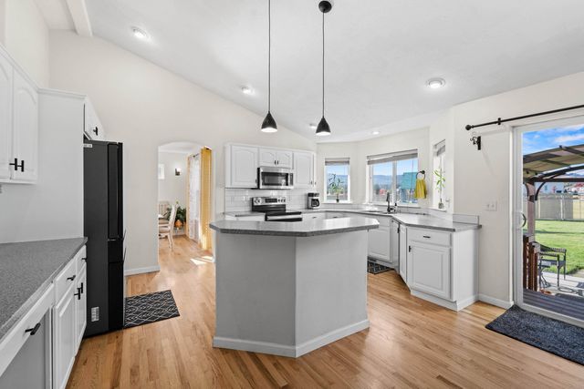 3908 S Virginia Ln, Spokane Valley, WA 99206