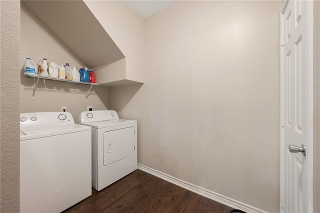 100 Sterling Street, College Station, TX 77840