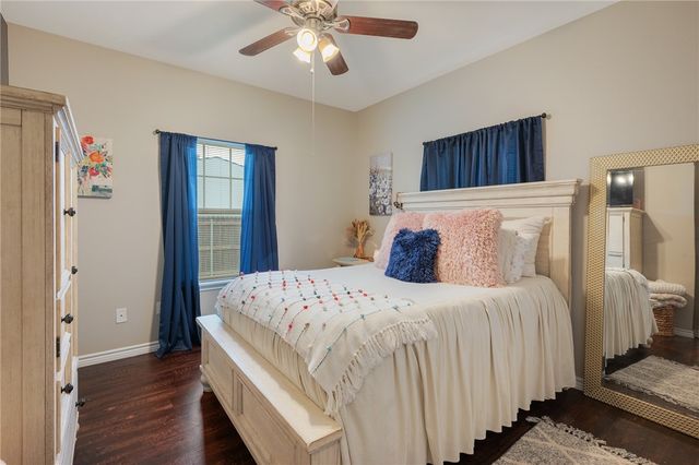 100 Sterling Street, College Station, TX 77840