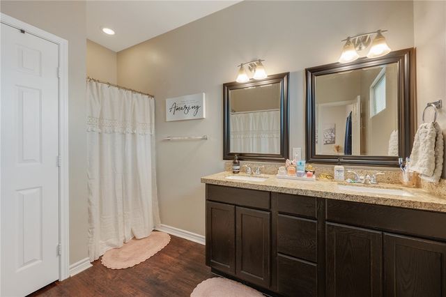 100 Sterling Street, College Station, TX 77840