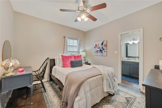 100 Sterling Street, College Station, TX 77840