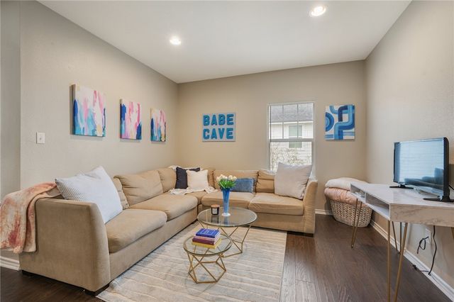 100 Sterling Street, College Station, TX 77840