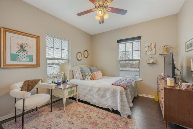 100 Sterling Street, College Station, TX 77840