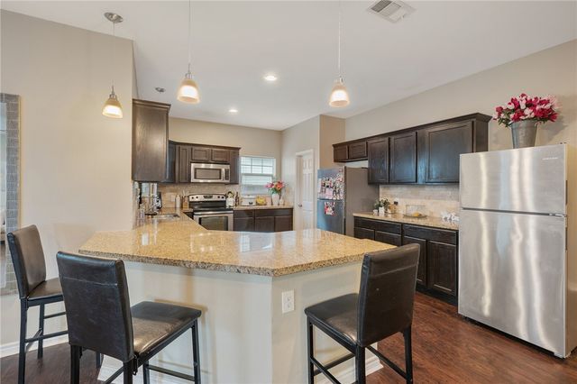 100 Sterling Street, College Station, TX 77840