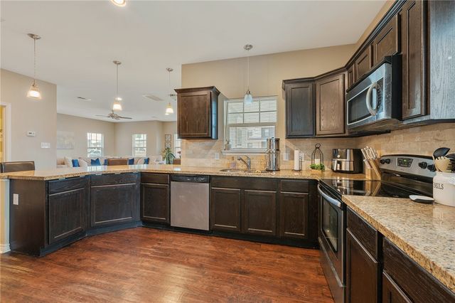 100 Sterling Street, College Station, TX 77840