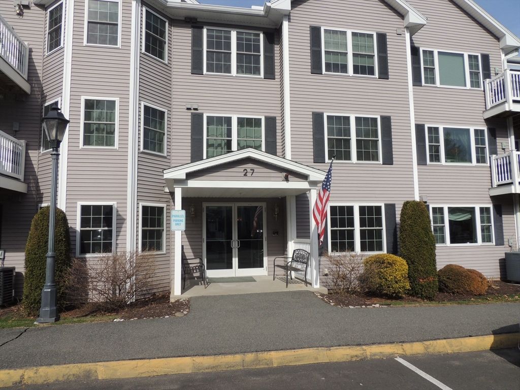 27 Greenleaves Drive 709, Amherst, MA 01002