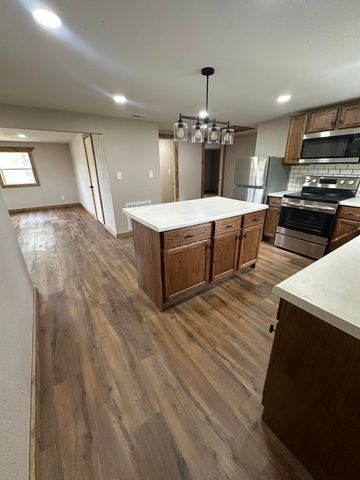 5184-5186 Us Highway 63, Cabool, MO 65689