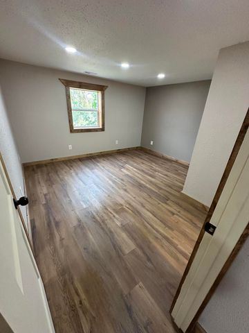 5184-5186 Us Highway 63, Cabool, MO 65689