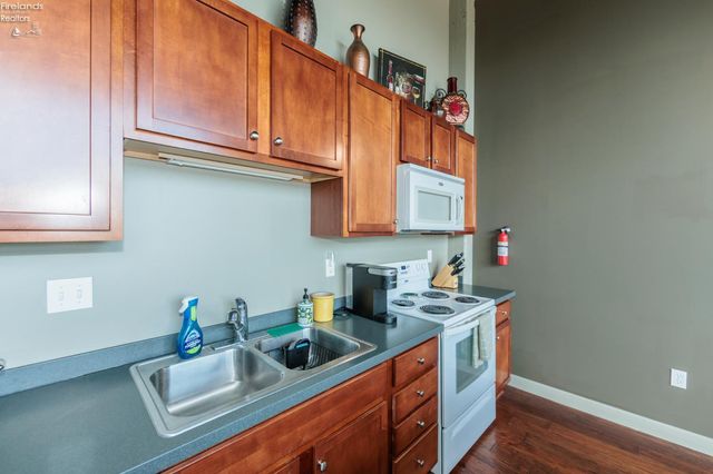 401 W Shoreline Dr Unit 213, Sandusky, OH 44870