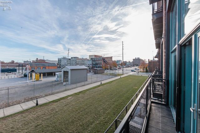 401 W Shoreline Dr Unit 213, Sandusky, OH 44870