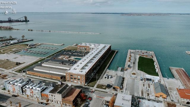 401 W Shoreline Dr Unit 213, Sandusky, OH 44870