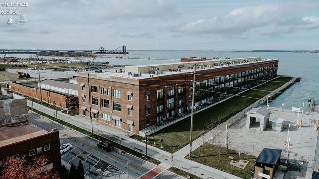 401 W Shoreline Dr Unit 213, Sandusky, OH 44870