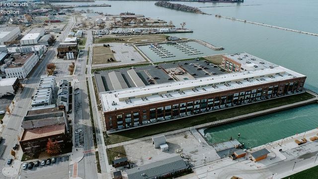 401 W Shoreline Dr Unit 213, Sandusky, OH 44870