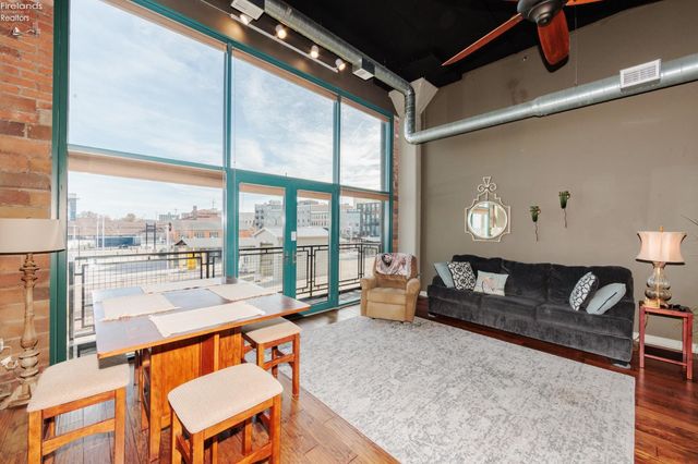 401 W Shoreline Dr Unit 213, Sandusky, OH 44870