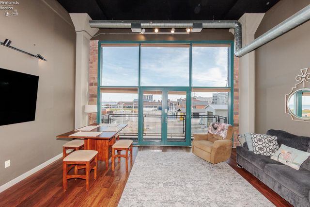 401 W Shoreline Dr Unit 213, Sandusky, OH 44870