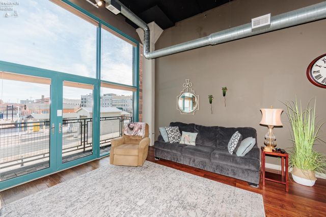 401 W Shoreline Dr Unit 213, Sandusky, OH 44870