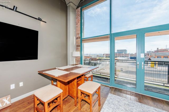 401 W Shoreline Dr Unit 213, Sandusky, OH 44870