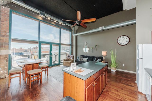 401 W Shoreline Dr Unit 213, Sandusky, OH 44870