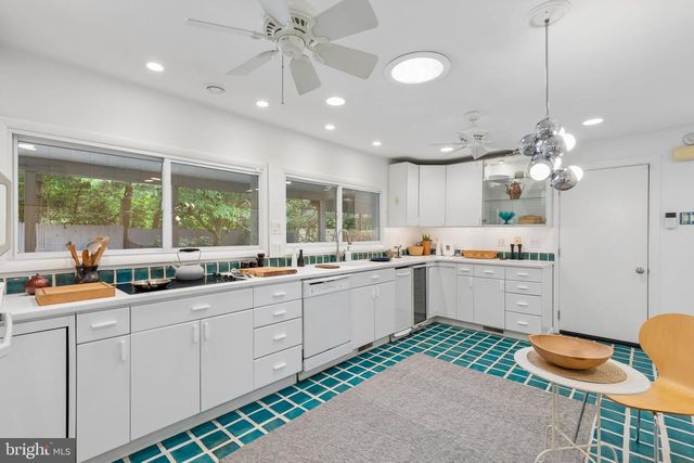 1633 MONK RD, Gladwyne, PA 19035