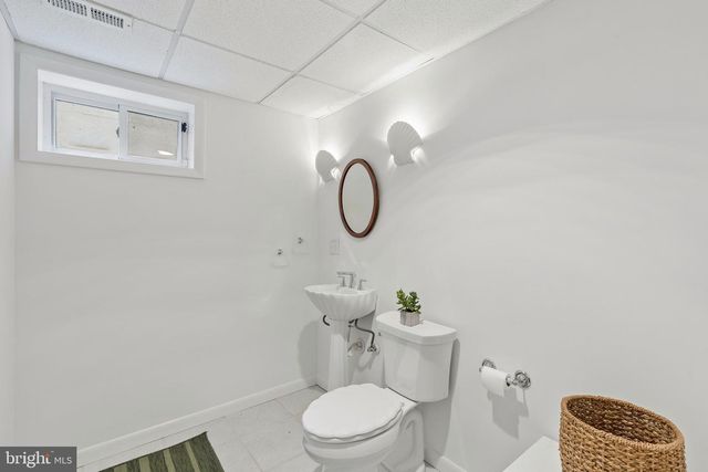 1633 MONK RD, Gladwyne, PA 19035