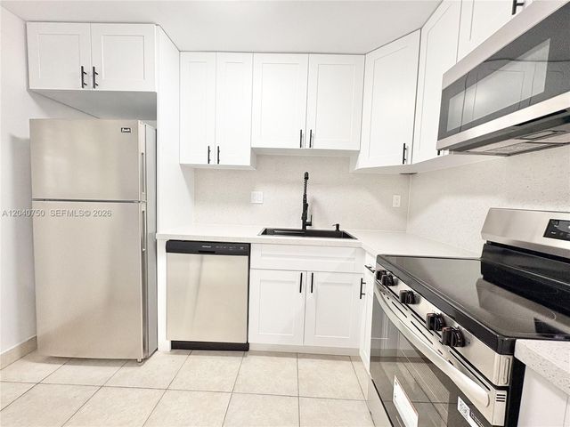 104 Gardens Drive 103, Pompano Beach, FL 33069