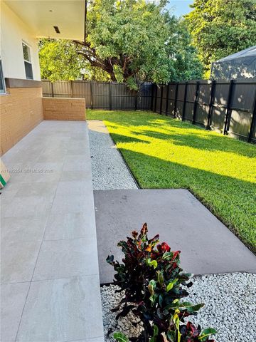 609 NW 2nd Ave 4, Hallandale Beach, FL 33009