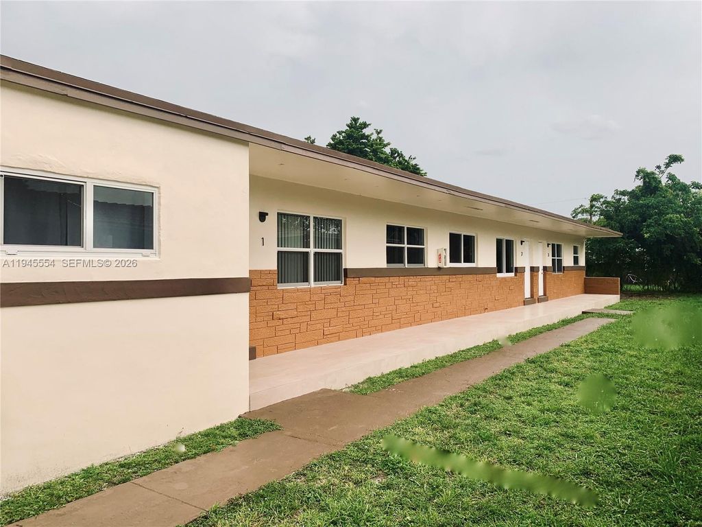 609 NW 2nd Ave 4, Hallandale Beach, FL 33009